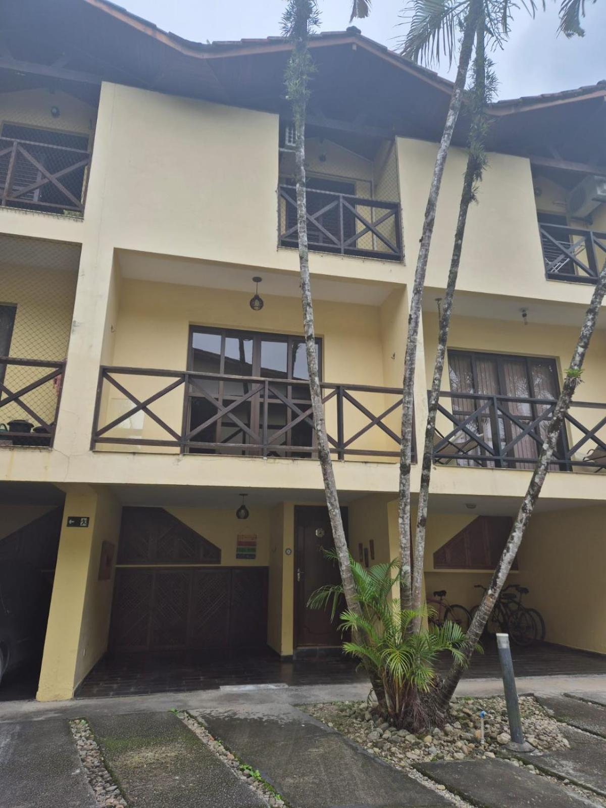 Casa 7 Em Ubatuba No Centro Condominio Com Piscina E Churrasqueira Exterior foto